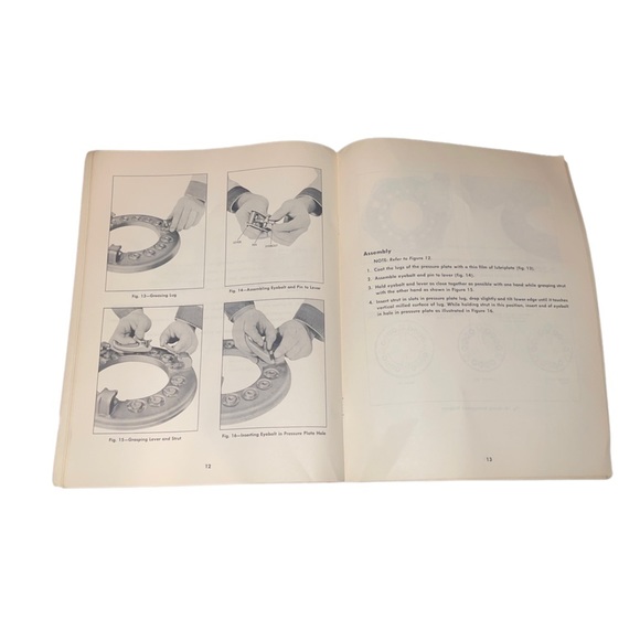 Vintage late 50’s/60’s? Chevrolet super service manual for coil spring clutch - Picture 4 of 8